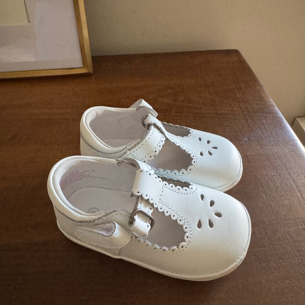 L’AMOUR Dottie Scalloped T-Strap Shoe